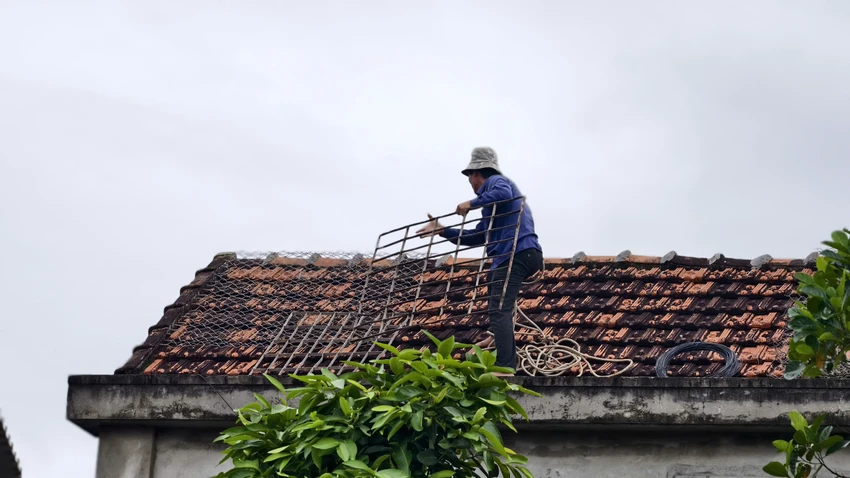 da-nang-quang-ngai-cho-hoc-sinh-nghi-hoc-de-phong-tranh-bao-so-13-2.jpg