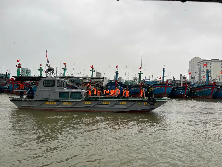 quan-khu-5-ung-truc-tai-gia-lai-quang-ngai-ung-pho-bao-so-13-1.jpg