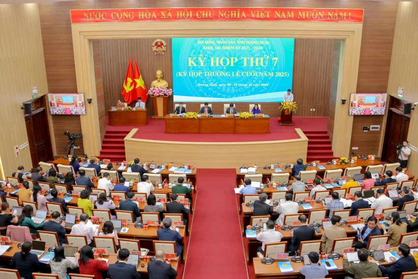 hdnd-tinh-quang-ngai-thong-qua-nhieu-nghi-quyet-quan-trong-ve-giao-duc-tai-chinh-giao-thong- (3).jpg