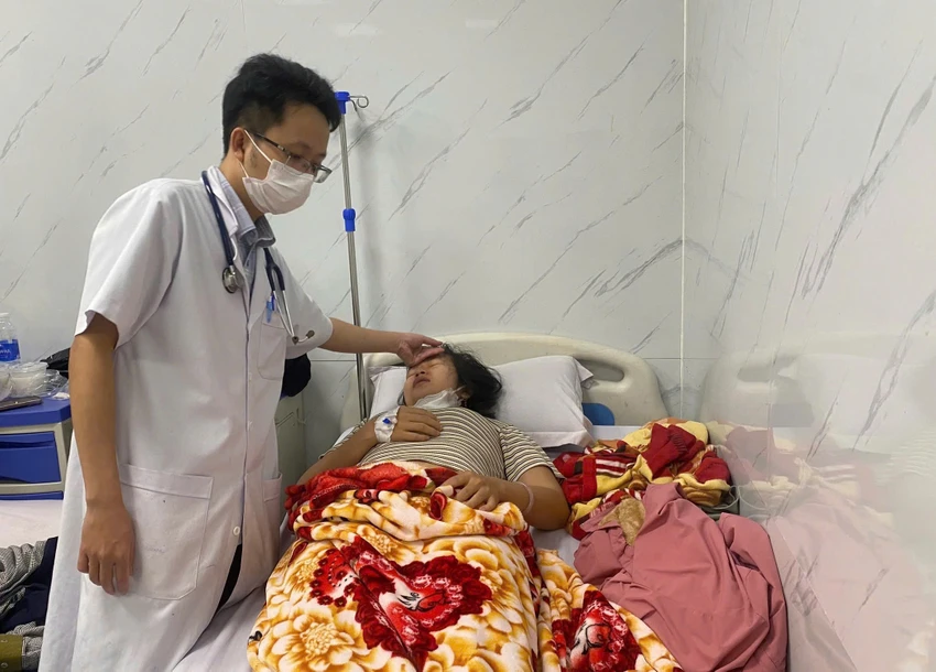u-nghi-ngo-doc-banh-mi-o-quang-ngai-gan-30-nguoi-nhap-vien-nganh-y-te-vao-cuoc-khan-cap-4.jpg
