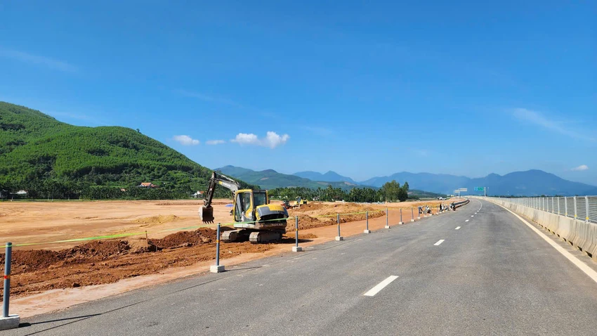 thong-tin-ve-tram-dung-nghi-dau-tien-tren-cao-toc-quang-ngai-hoai-nhon- (42).jpg