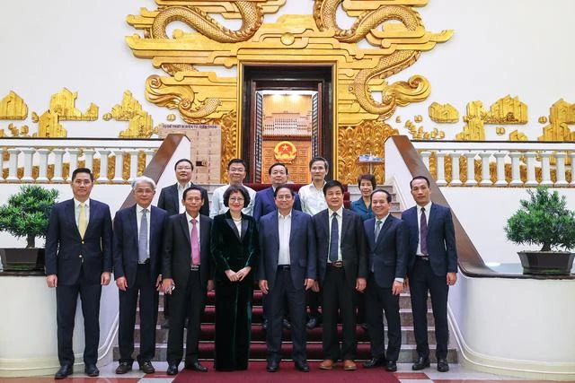 Thủ tướng chụp ảnh lưu niện với đại diện Liên đoàn Luật sư Việt Nam. Ảnh: VGP/NHẬT BẮC Thủ tướng chụp ảnh lưu niện với đại diện Liên đoàn Luật sư Việt Nam. Ảnh: VGP/NHẬT BẮC