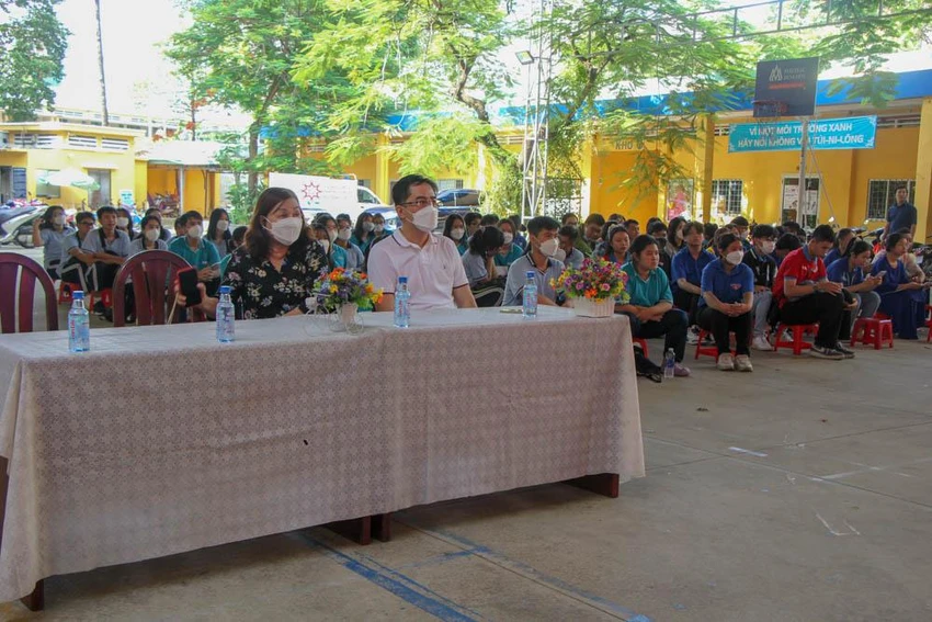 Phiên tòa có sự tham gia của đông đảo các em học sinh và đại diện nhà trường. Ảnh: DƯƠNG HOÀNG Phiên tòa có sự tham gia của đông đảo các em học sinh và đại diện nhà trường. Ảnh: DƯƠNG HOÀNG