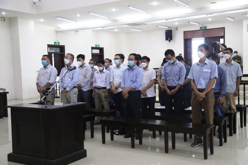 Các bị cáo tại phiên tòa phúc thẩm hôm nay (27-6). Ảnh: TUYẾN PHAN Các bị cáo tại phiên tòa phúc thẩm hôm nay (27-6). Ảnh: TUYẾN PHAN