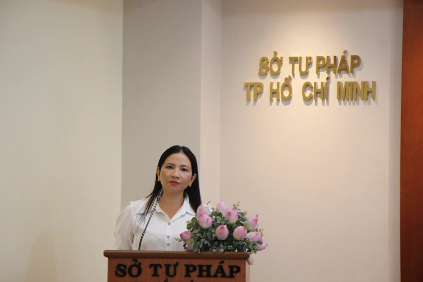 Bà Nguyễn Thị Thùy Dung, Phó Chánh án TAND TP.HCM, đánh giá cao chương trình phối hợp giữa tòa và Sở tư pháp. Ảnh: DƯƠNG HOÀNG Bà Nguyễn Thị Thùy Dung, Phó Chánh án TAND TP.HCM, đánh giá cao chương trình phối hợp giữa tòa và Sở tư pháp. Ảnh: DƯƠNG HOÀNG