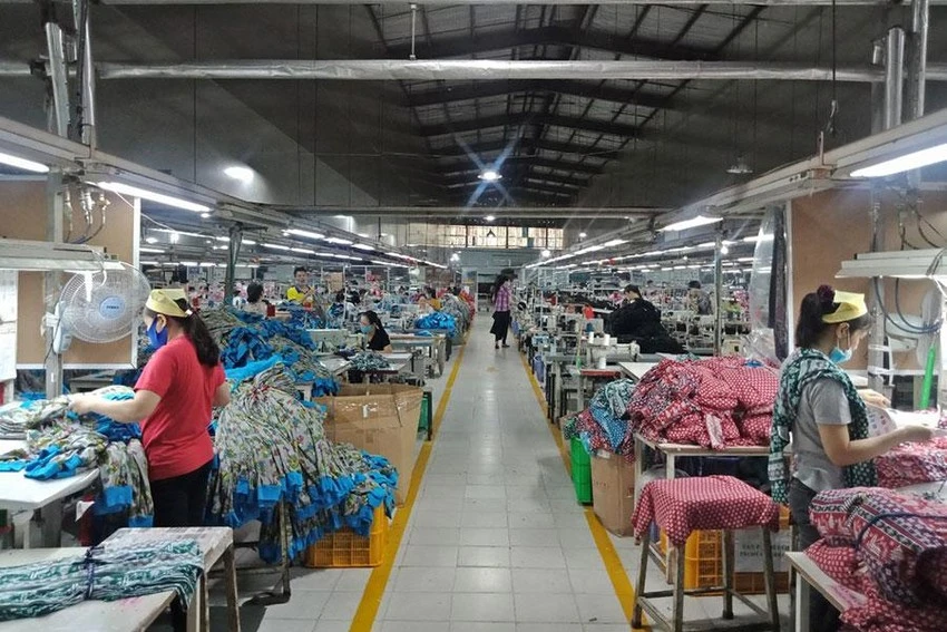 Người lao động tại Công ty TNHH Fly High Garment được nhận tiền hỗ trợ thuê nhà theo Quyết định của Thủ tướng. Ảnh: ĐẶNG LÊ Người lao động tại Công ty TNHH Fly High Garment được nhận tiền hỗ trợ thuê nhà theo Quyết định của Thủ tướng. Ảnh: ĐẶNG LÊ