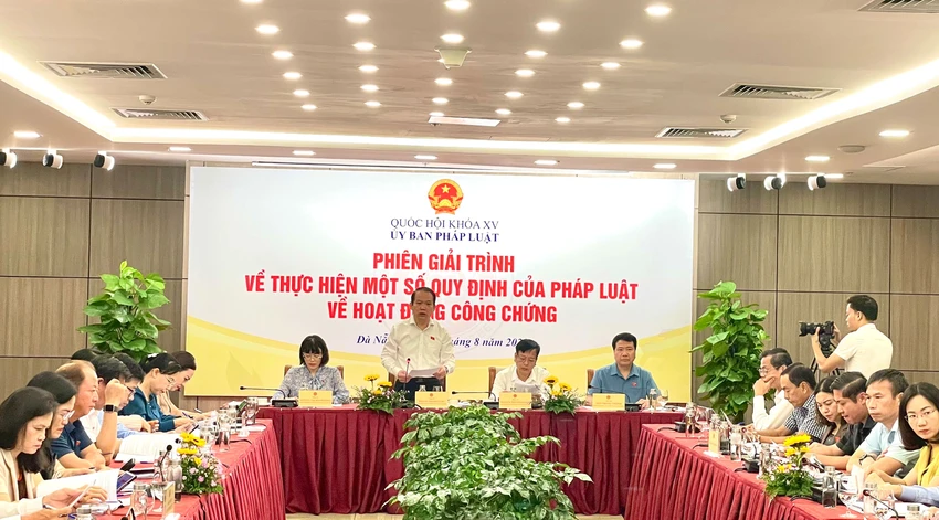 Chủ nhiệm Ủy ban Pháp luật của Quốc hội Hoàng Thanh Tùng phát biểu tại Phiên giải trình. Ảnh: quochoi.vn Chủ nhiệm Ủy ban Pháp luật của Quốc hội Hoàng Thanh Tùng phát biểu tại Phiên giải trình. Ảnh: quochoi.vn