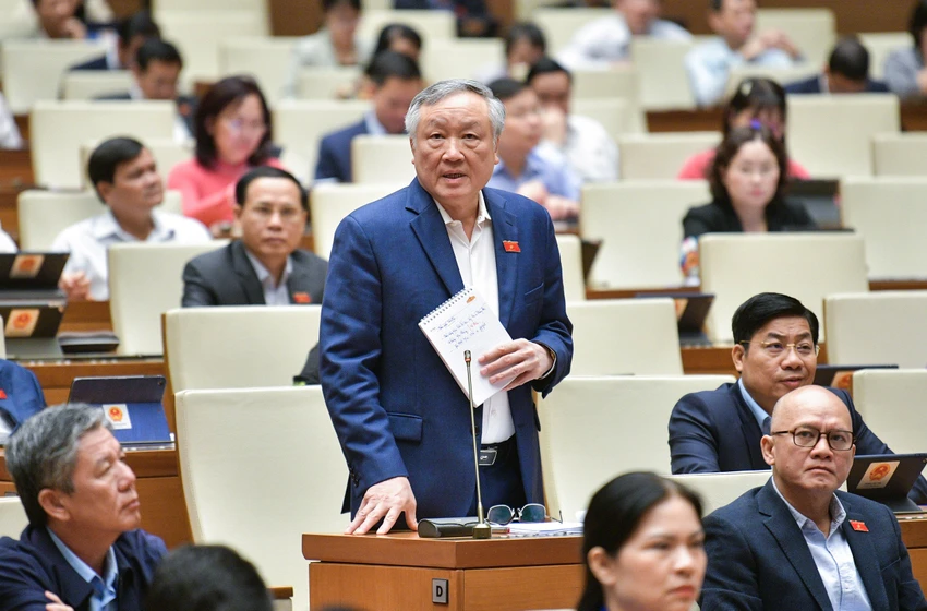 chánh án Nguyễn hoà bình