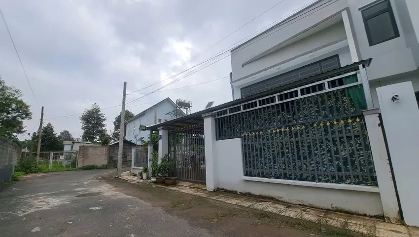 đất người khác