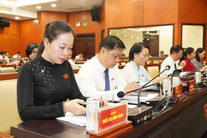 ĐB-Tran-Thi-Hong-Hanh.png