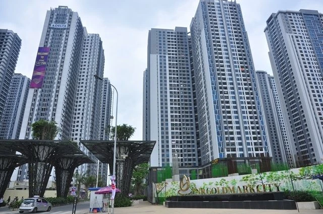 Công an vừa phát hiện kho ma túy tổng hợp 105kg trong khu đô thị GoldMark City, quận Bắc Từ Liêm, Hà Nội. Công an vừa phát hiện kho ma túy tổng hợp 105kg trong khu đô thị GoldMark City, quận Bắc Từ Liêm, Hà Nội.