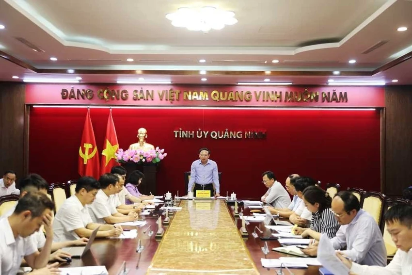 Thường trực Tỉnh uỷ Quảng Ninh họp bàn giải pháp giảm thiểu thiệt hại khi thiếu điện. Ảnh: Cổng TTĐT Quảng Ninh. Thường trực Tỉnh uỷ Quảng Ninh họp bàn giải pháp giảm thiểu thiệt hại khi thiếu điện. Ảnh: Cổng TTĐT Quảng Ninh.