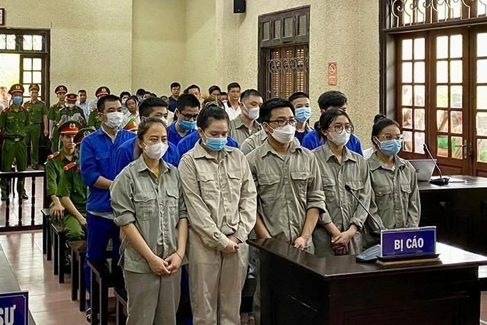 Các bị cáo trong đường dây làm giấy tờ, bằng cấp, chứng chỉ giả Các bị cáo trong đường dây làm giấy tờ, bằng cấp, chứng chỉ giả