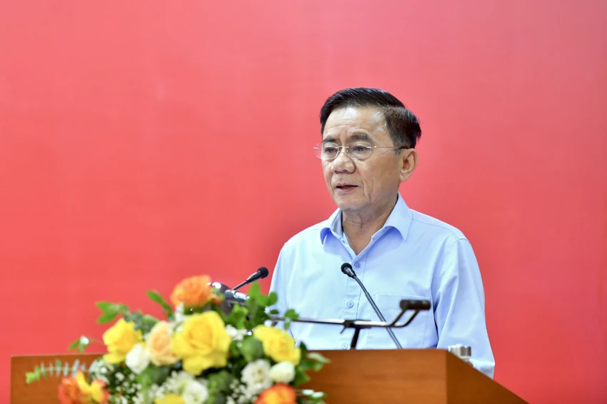 Trong hội nghị toàn quốc ngành kiểm tra Đảng tổ chức ngày 10-7, Chủ nhiệm Ủy ban Kiểm tra Trung ương Trần Cầm Tú đề nghị Ủy ban Kiểm tra các cấp nghiên cứu, quán triệt Quy định 110-QĐ/TW mà Ban Bí thư vừa ban hành. Ảnh: Phạm Cường. Trong hội nghị toàn quốc ngành kiểm tra Đảng tổ chức ngày 10-7, Chủ nhiệm Ủy ban Kiểm tra Trung ương Trần Cầm Tú đề nghị Ủy ban Kiểm tra các cấp nghiên cứu, quán triệt Quy định 110-QĐ/TW mà Ban Bí thư vừa ban hành. Ảnh: Phạm Cường.