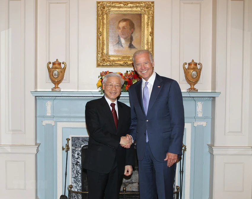 Tổng Bí thư Nguyễn Phú Trọng dự chiêu đãi của Chính phủ Hoa Kỳ do Phó Tổng thống Hoa Kỳ Joe Biden chủ trì trong chuyến thăm chính thức Hoa Kỳ tháng 7-2015. Ảnh: TTXVN Tổng Bí thư Nguyễn Phú Trọng dự chiêu đãi của Chính phủ Hoa Kỳ do Phó Tổng thống Hoa Kỳ Joe Biden chủ trì trong chuyến thăm chính thức Hoa Kỳ tháng 7-2015. Ảnh: TTXVN