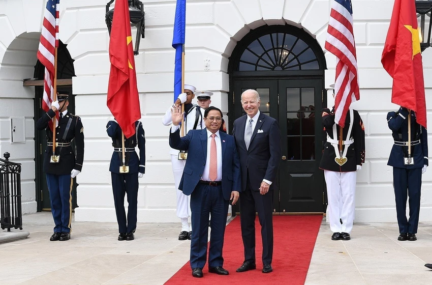 Tổng thống Hoa Kỳ Joseph Robinette Biden Jr. đón Thủ tướng Phạm Minh Chính. Ảnh: TTXVN Tổng thống Hoa Kỳ Joseph Robinette Biden Jr. đón Thủ tướng Phạm Minh Chính. Ảnh: TTXVN