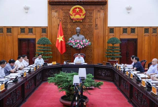 Cao điểm cung ứng điện lo ngại với các yếu tố bất lợi diễn ra đồng thời