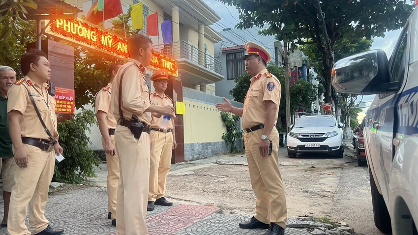 csgt da nang can bo.jpg