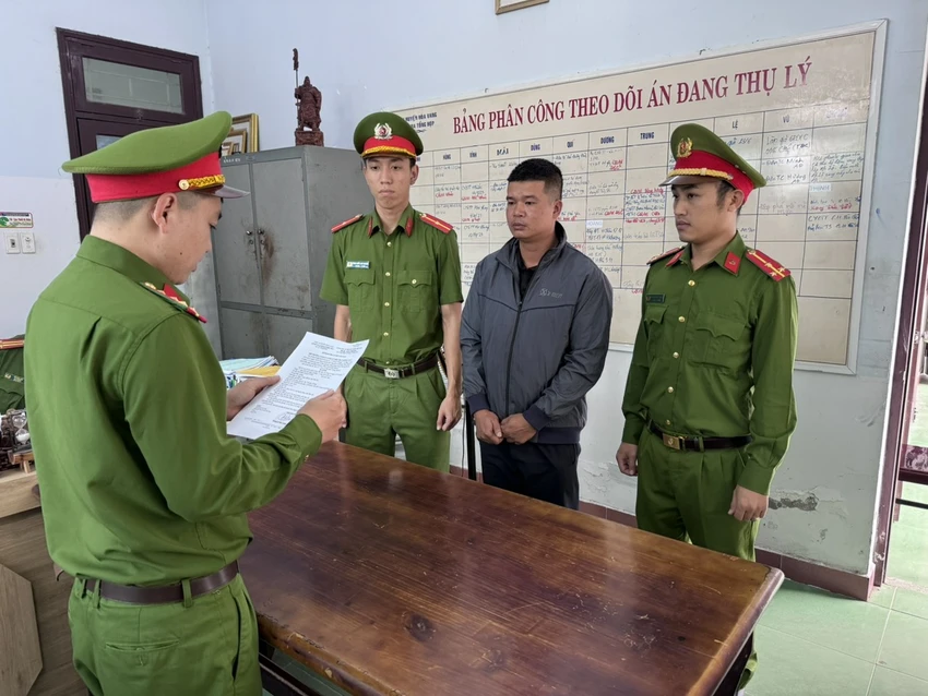 xe khách lao xuống vực