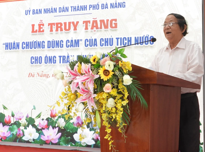 huan-chuong-dung-cam-phat.jpg