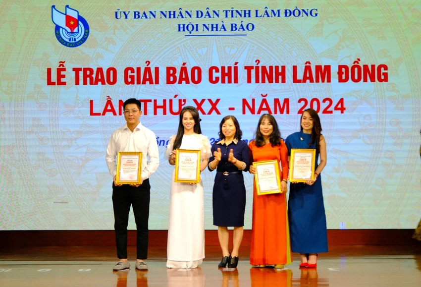 bao-phap-luat-tp-hcm-dat-giai-bao-chi-tinh-lam-dong.jpg
