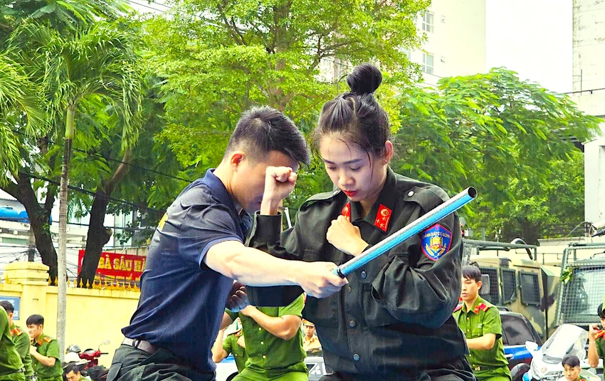 thanh-thieu-nien-dua-xe.jpg