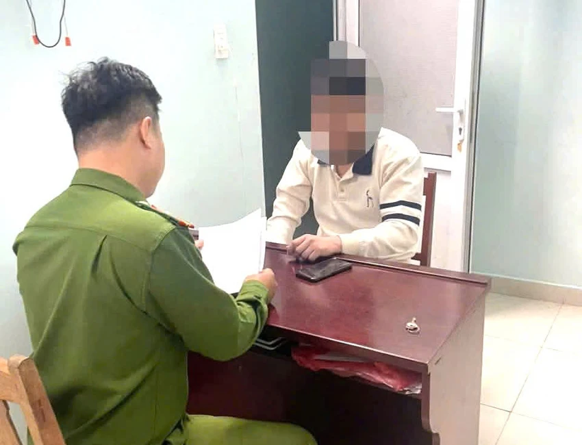 nhiều xe ô tô lao xuống biển
