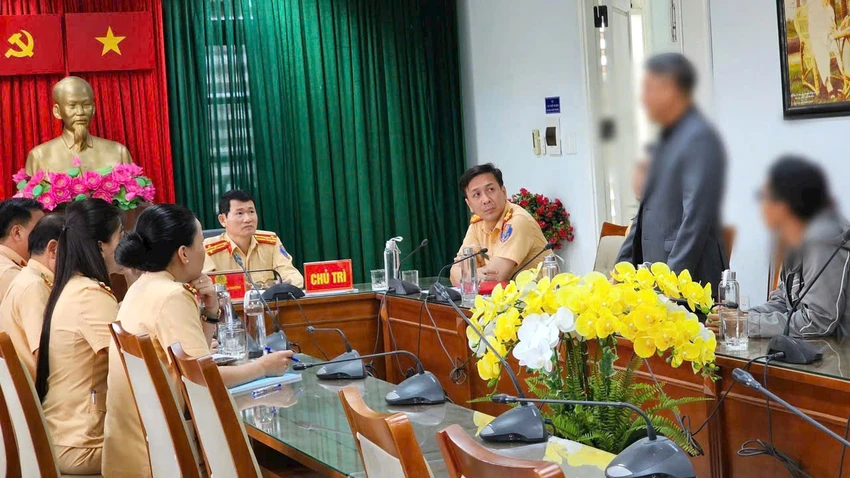 lam-viec.jpg