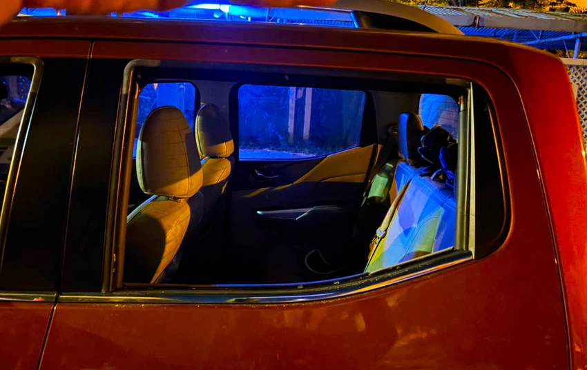đập kính ô tô
