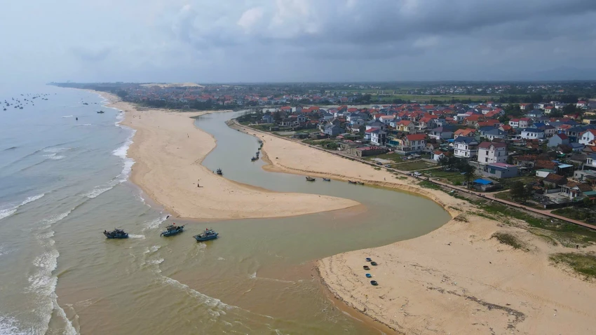 ngu-dan-thuyen-quang-tri.jpg