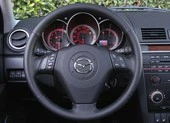 Những ai chạy Mazda có logo trên vô lăng, cần chú ý điều này