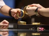 Vàng liên tục mất giá
