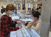 Vì sao giá vàng Việt Nam diễn biến lạ ngày Thần Tài?
