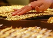 Giá vàng tuột dốc