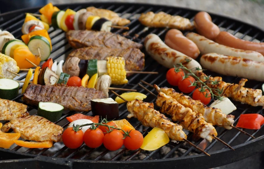 Ăn Tết lành mạnh là ăn nhiều rau và protein hơn, đồng thời cắt giảm carbohydrate và chất béo.