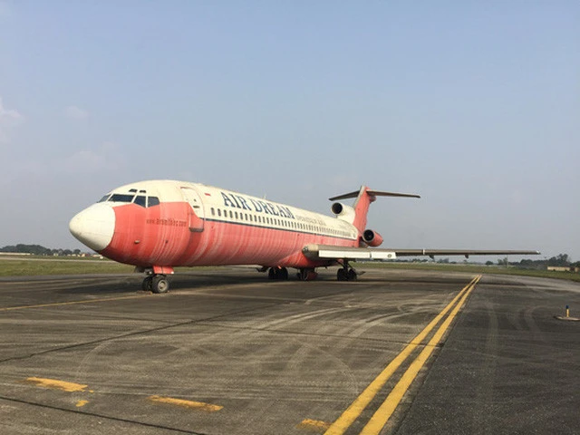 Máy bay Boeing vô chủ trên sân bay Nội Bài. Ảnh:Người Lao Động. May bay Boeing vo chu o Noi Bai duoc dinh gia ra sao? hinh anh 1