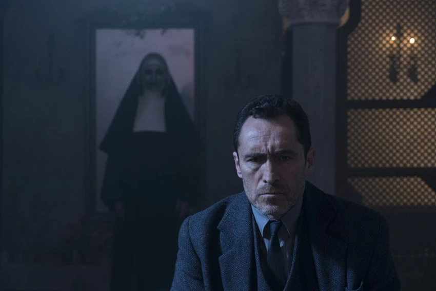 Bộ sậu sản xuất đình đám đằng sau bom tấn kinh dị “The Nun” ảnh 5 Bộ sậu sản xuất đình đám đằng sau bom tấn kinh dị “The Nun” ảnh 5