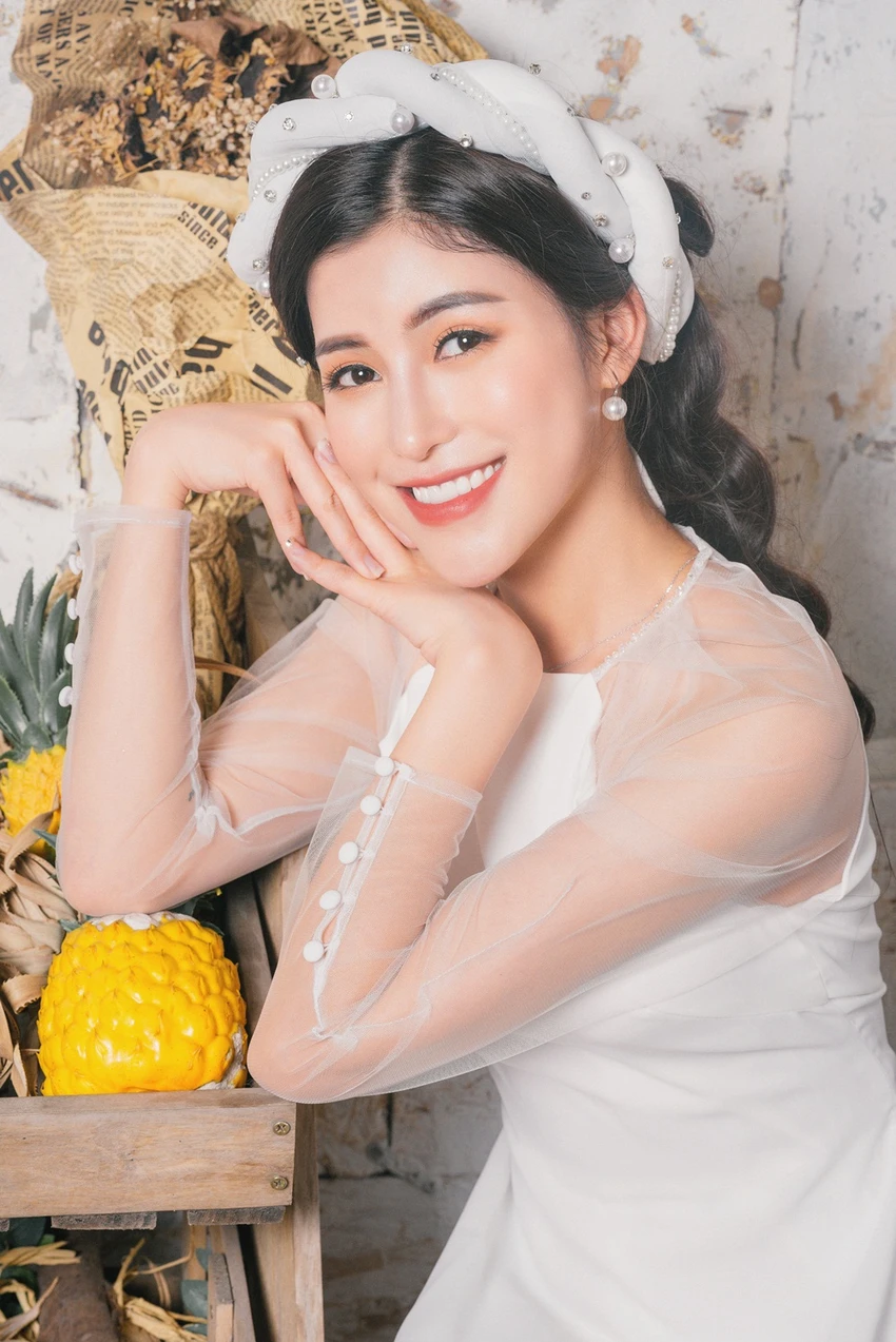 Quán quân The voice diện áo dài với vẻ đẹp ngọt ngào đón xuân ảnh 4 Quán quân The voice diện áo dài với vẻ đẹp ngọt ngào đón xuân ảnh 4