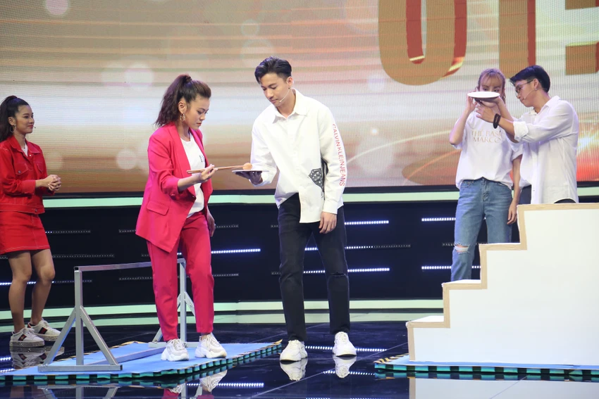 Nguyễn Hải Yến quyết tâm cho S.T Sơn Thạch 'đẻ' tại gameshow ảnh 4 Nguyễn Hải Yến quyết tâm cho S.T Sơn Thạch 'đẻ' tại gameshow ảnh 4