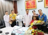 Gia đình nghệ sĩ Lý Hùng tặng BV Chợ Rẫy máy thở 500 triệu 