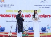 Á hậu Thúy Vân về trường cũ xem diễn Nguyễn Thị Minh Khai 