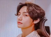 V (BTS) làm nên lịch sử khi có 3 vị trí đầu bảng trên Amazon