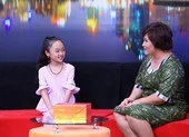 Cô bé 10 tuổi buồn vì mẹ quá nghiêm khắc, hay la mắng 