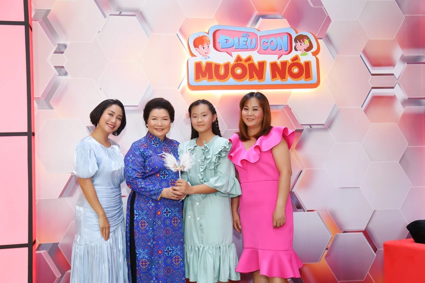 Cô bé 13 tuổi khó chịu vì được mẹ bảo bọc, quan tâm như em bé ảnh 4 Cô bé 13 tuổi khó chịu vì được mẹ bảo bọc, quan tâm như em bé ảnh 4