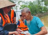 Trường Giang, Thủy Tiên, Trấn Thành hướng về người miền Trung