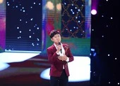 Ca sĩ Quốc Đại vỡ òa cảm xúc, khóc không ngừng trên ghế nóng