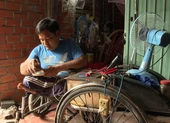 Người chồng khuyết tật truyền năng lượng tích cực cho vợ
