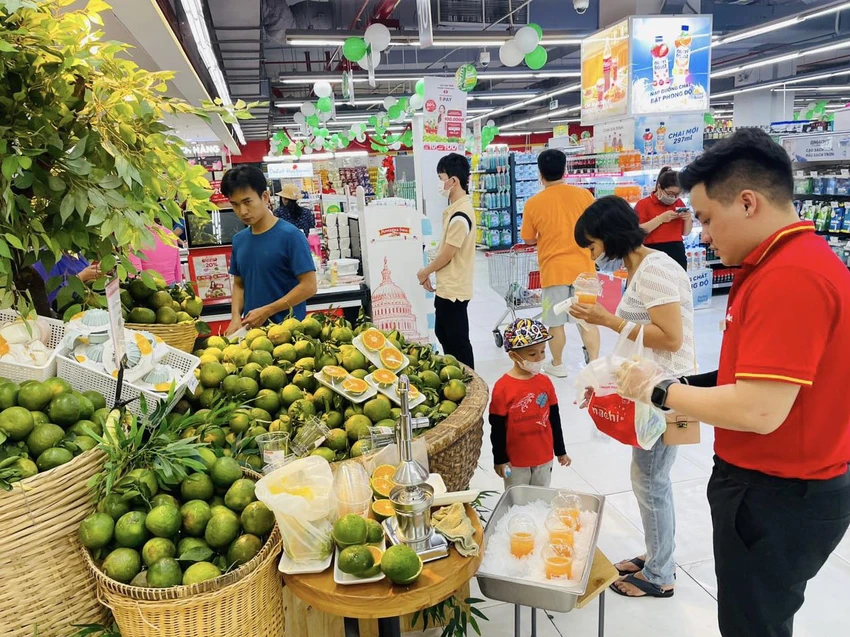 Cam sành Vĩnh Long được bày bán tại hệ thống siêu thị WinMart