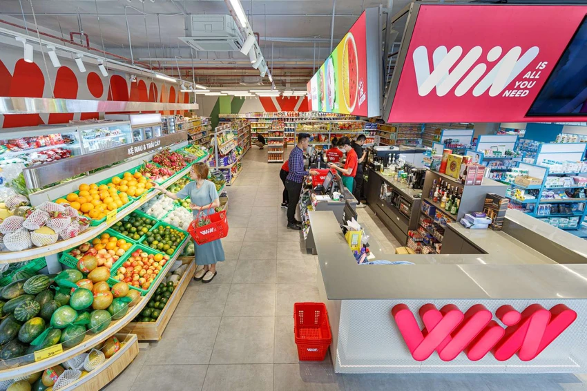 Khách hàng mua sắm tại WinMart. Ảnh: PV Khách hàng mua sắm tại WinMart. Ảnh: PV