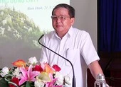 Tạm đình chỉ giám đốc trung tâm mời lãnh đạo 'khảo sát sân golf' giữa dịch